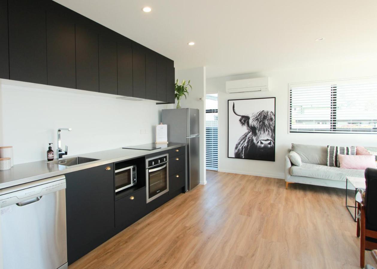 3 - Sunny Brand New House Villa Wanaka Bagian luar foto