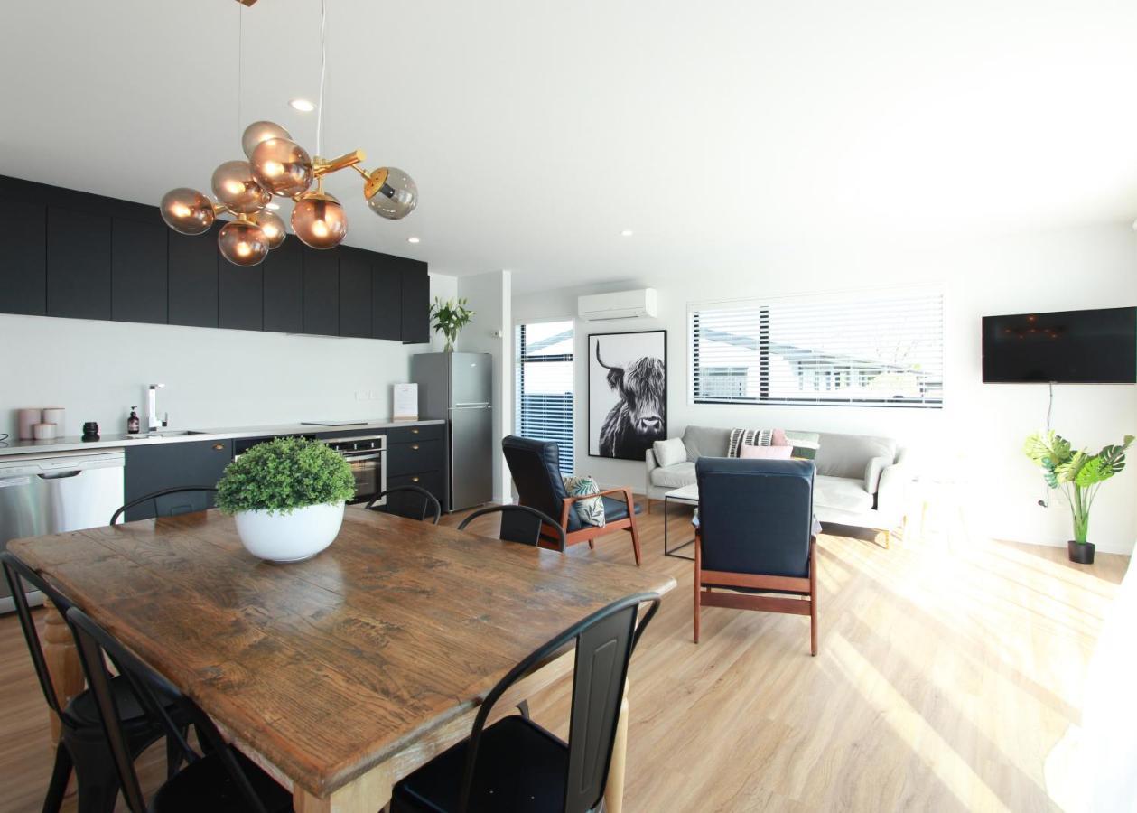 3 - Sunny Brand New House Villa Wanaka Bagian luar foto