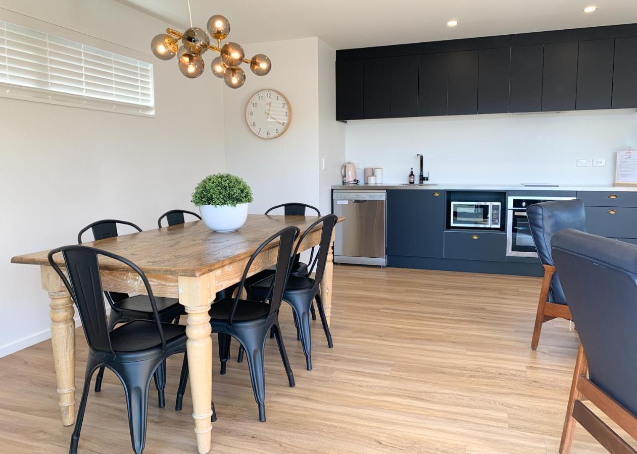 3 - Sunny Brand New House Villa Wanaka Bagian luar foto