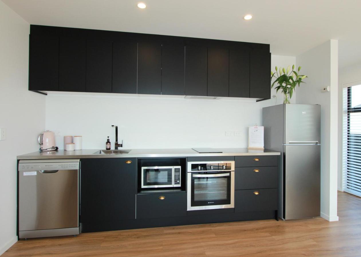 3 - Sunny Brand New House Villa Wanaka Bagian luar foto