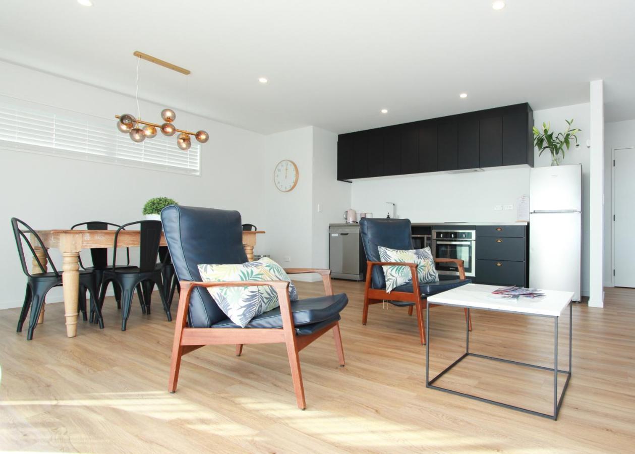 3 - Sunny Brand New House Villa Wanaka Bagian luar foto
