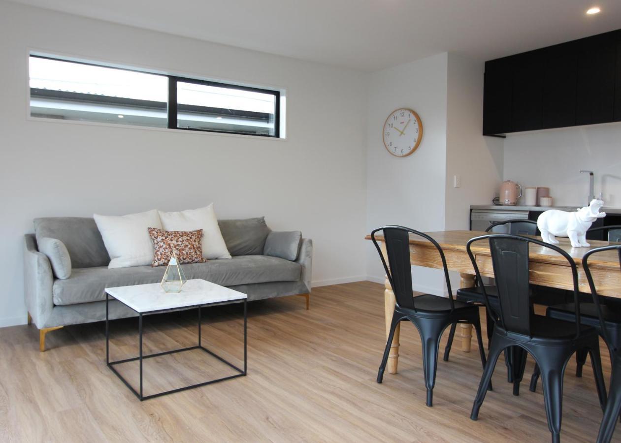 3 - Sunny Brand New House Villa Wanaka Bagian luar foto
